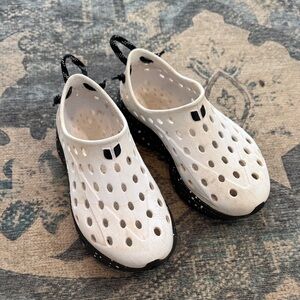 Kids White Breathable Water Shoes with Black Speckled Sole